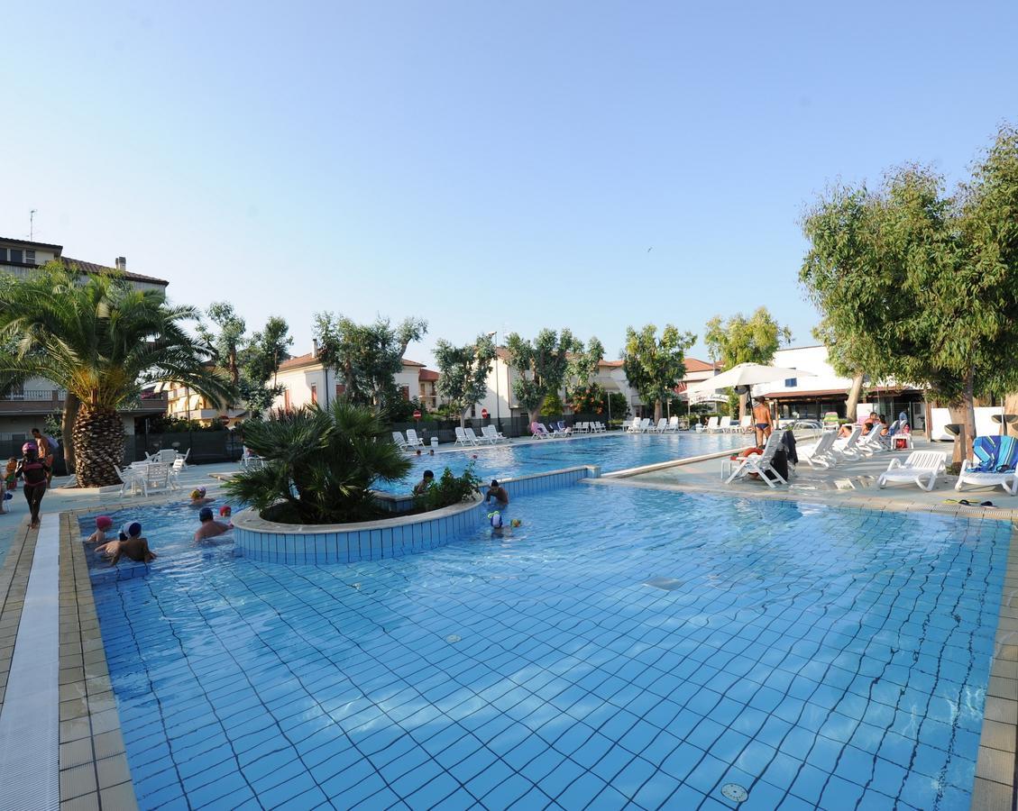 Camping & Village Eucaliptus Alba Adriatica Exterior foto