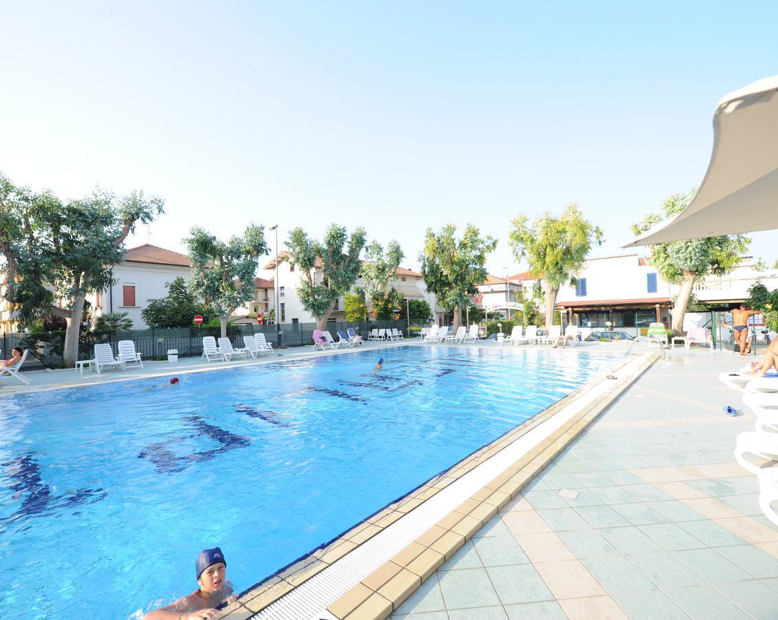 Camping & Village Eucaliptus Alba Adriatica Exterior foto