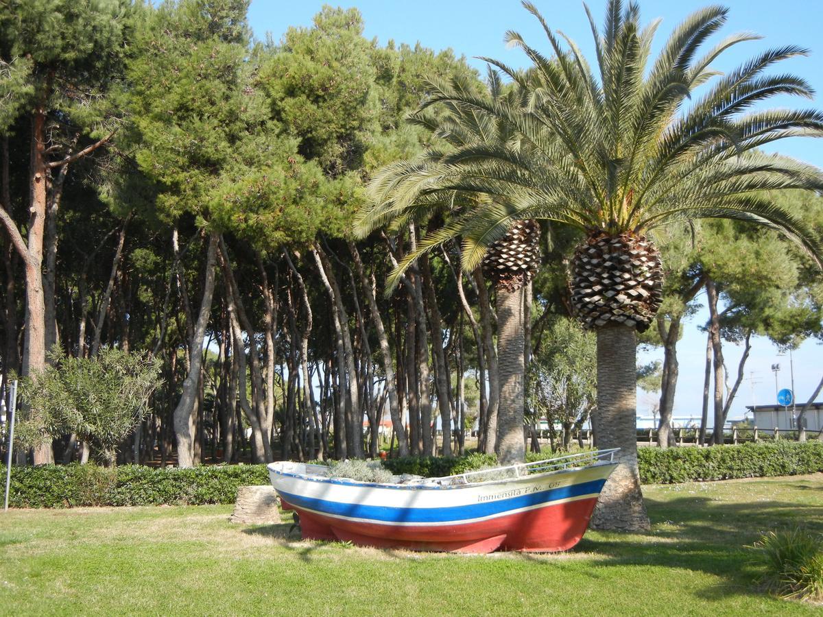 Camping & Village Eucaliptus Alba Adriatica Exterior foto