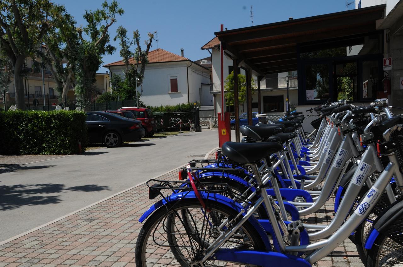 Camping & Village Eucaliptus Alba Adriatica Exterior foto